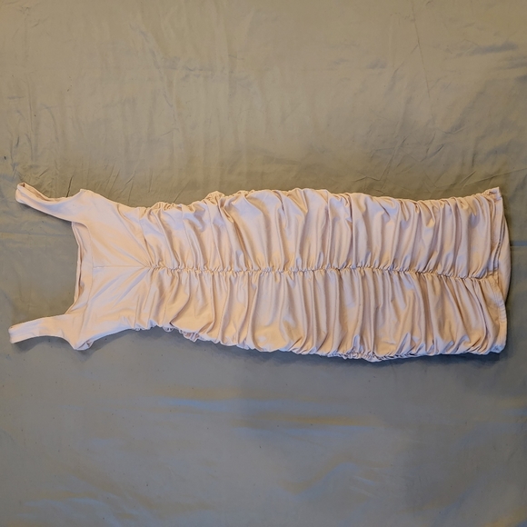 Ohpolly ruched midi dress in blush - Picture 4 of 5